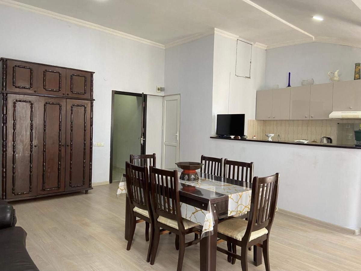 Apartment On Luka Asatiani 2 Batumi Exteriör bild