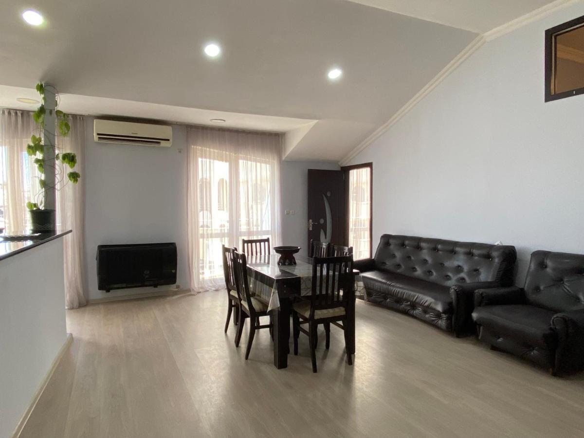 Apartment On Luka Asatiani 2 Batumi Exteriör bild